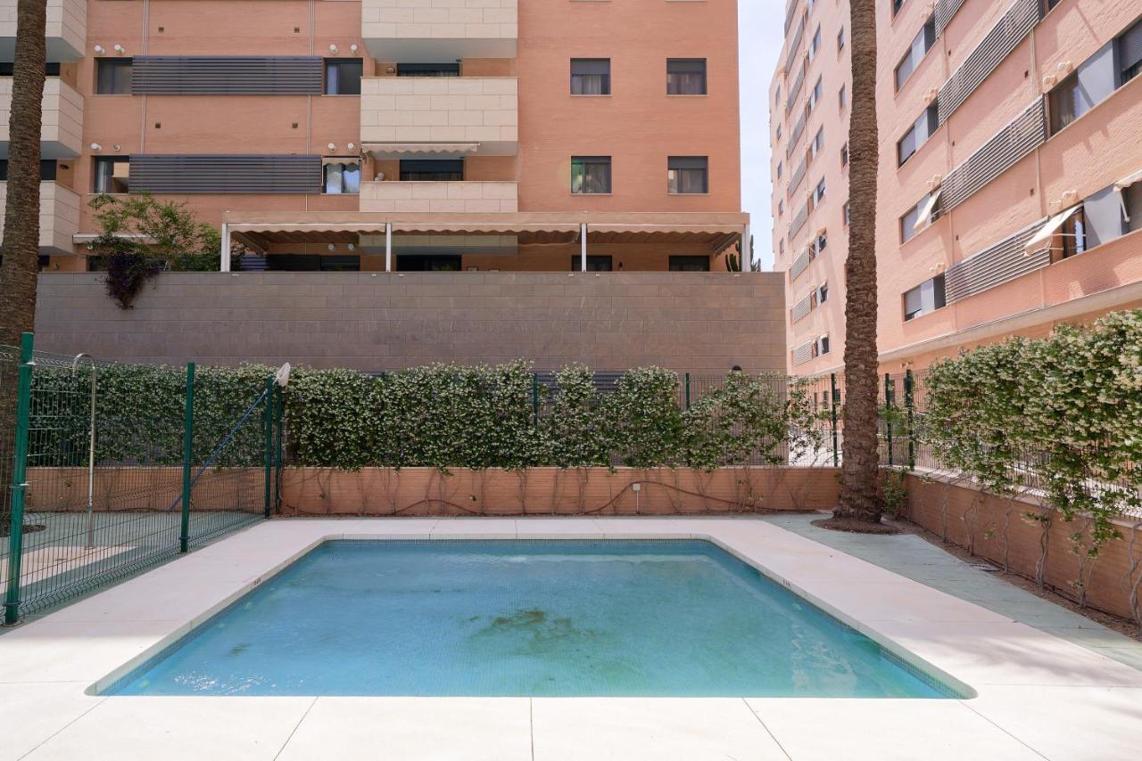 Alterhome Apartamento Con Piscina Maria Zambrano Malaga Luaran gambar