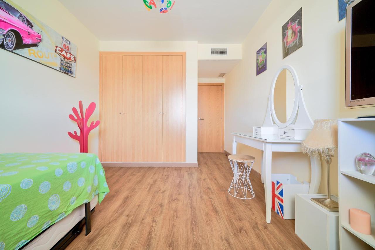 Alterhome Apartamento Con Piscina Maria Zambrano Malaga Luaran gambar