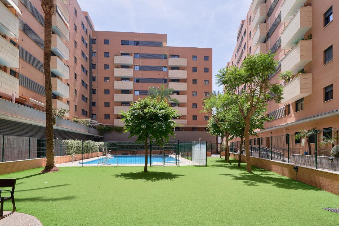 Alterhome Apartamento Con Piscina Maria Zambrano Malaga Luaran gambar