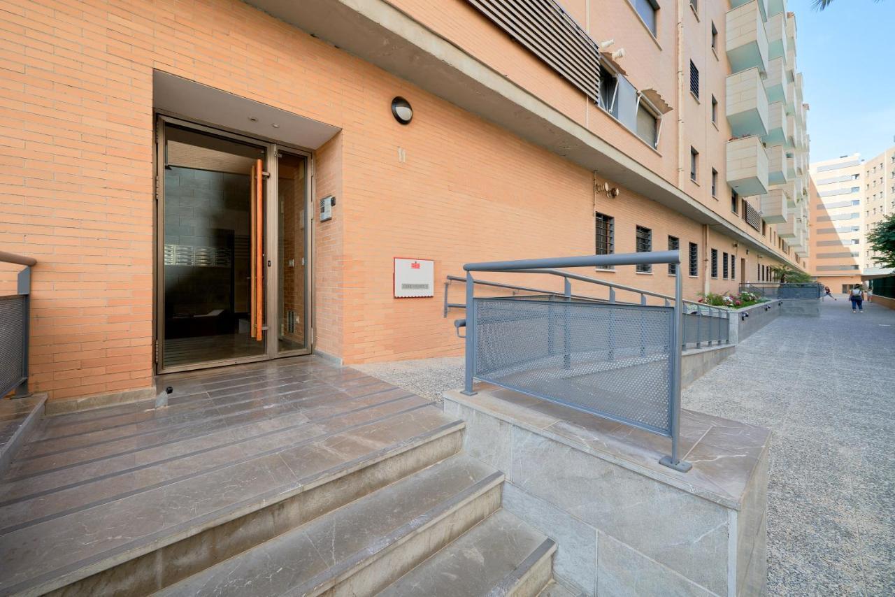 Alterhome Apartamento Con Piscina Maria Zambrano Malaga Luaran gambar
